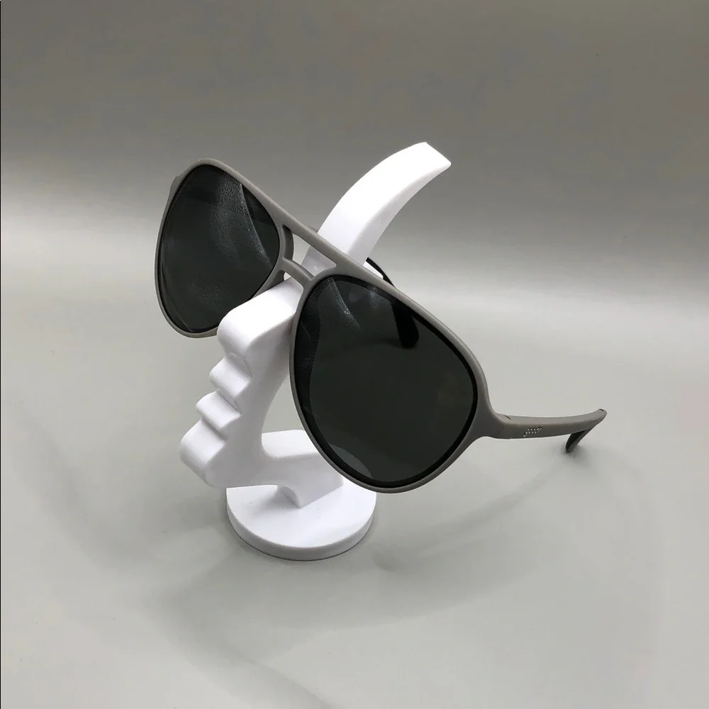 Goodr Clubhouse Closeout Polarzied Aviator Sunglasses Unisex No Slip Gray.